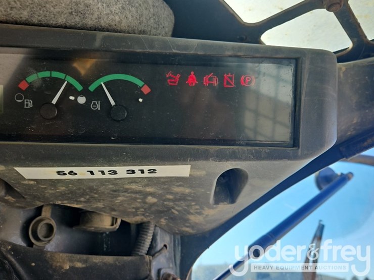 2019-deere-317g-image-21