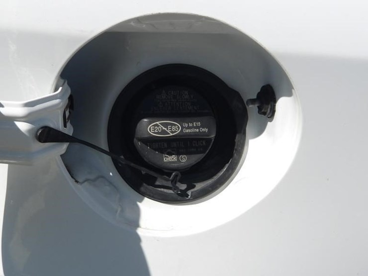 2017-toyota-rav4-xle-image-6