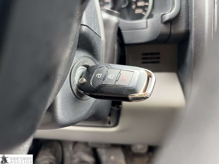 2017-ford-f150-image-13
