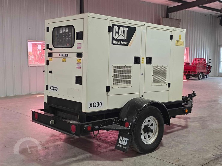 2015-caterpillar-xq30-8-image-3