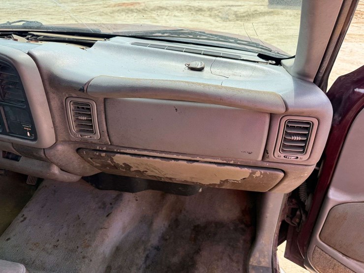 2000-chevrolet-silverado-1500-image-14