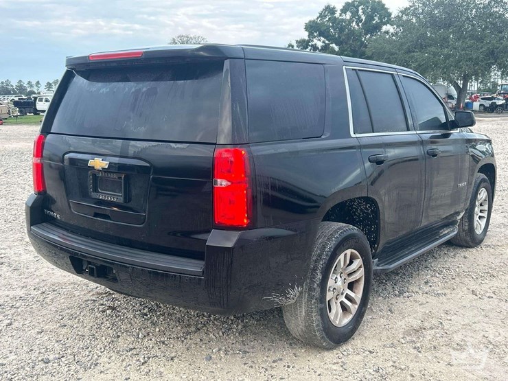 2018-chevrolet-tahoe-image-3