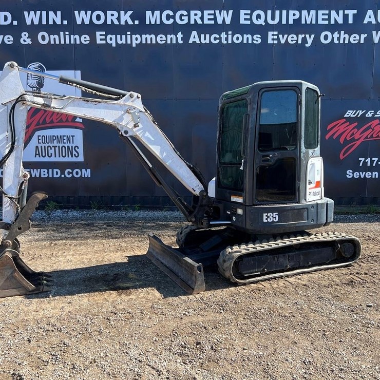 2013 BOBCAT E35