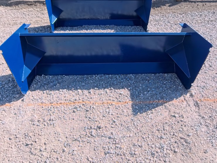 #3081-•-new-skid-steer-quick-attach-8ft-snow-pusher-image-2