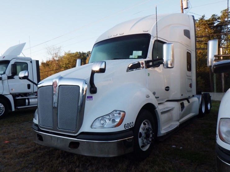 2022-kenworth-t680-image-1