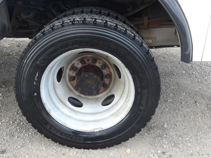 2011-ford-f550-image-5