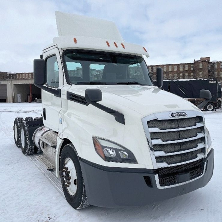 2019 FREIGHTLINER CASCADIA 126