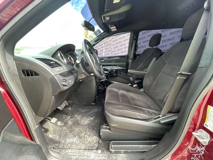 2018-dodge-grand-caravan-image-12