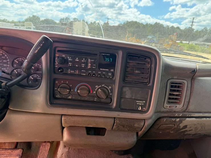 2000-chevrolet-silverado-1500-image-10