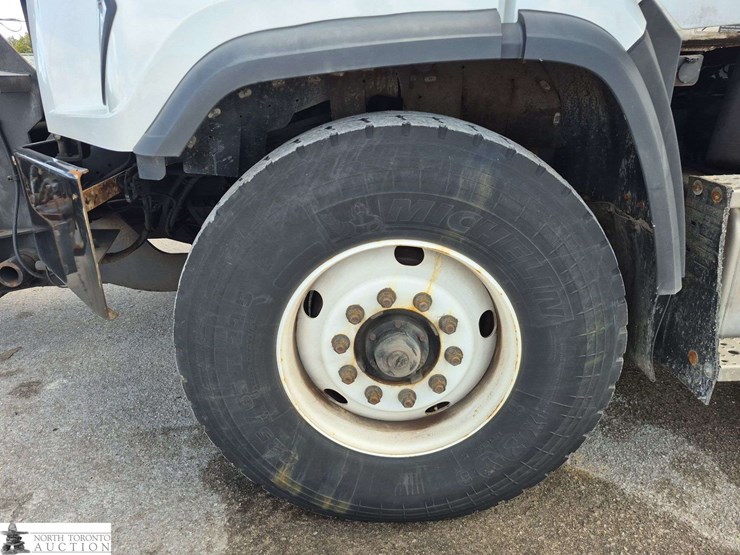2019-freightliner-108sd-image-24