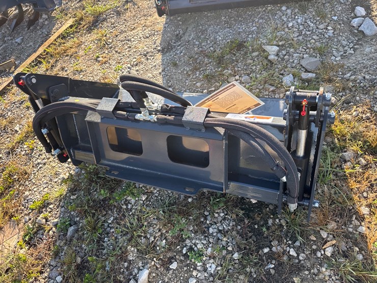 #52-•-mini-skid-steer-combination-bucket-image-2