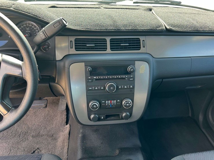2012-chevrolet-tahoe-image-13