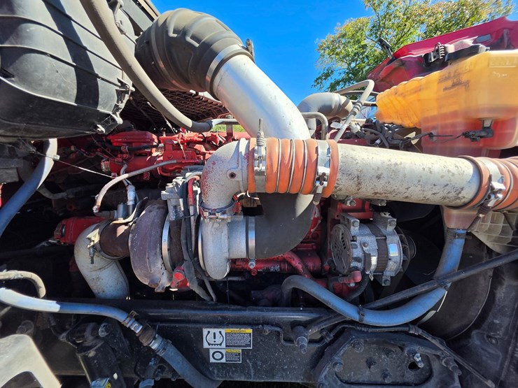 2014-peterbilt-579-image-33