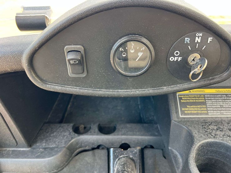 e-z-go-freedom-rxv-48v-electric-golf-cart-image-10