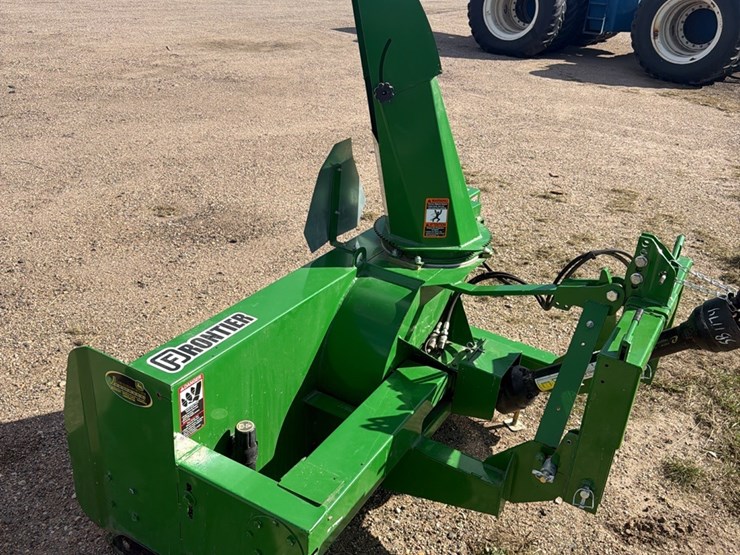 frontier-model-sb1174-like-absolutely-brand-new-3-point-snow-blower,-hydraulic-chute,-john-deere-jiffy-hitch,-none-nicer,-check-photos-image-2