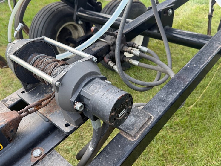 47'-model-tb47-nh3-applicator,-raven-control,-excellent-condition.-note:-this-piece-of-equipment-has-been-stored-inside-and-is-as-nice-as-you'll-ever-find.-includes-pallet-of-extra-nh3-drops-image-7