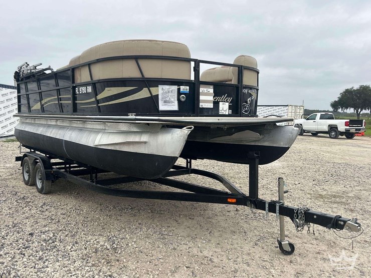 2018-20ft-bentley-200-cruise-pontoon-boat-w-2022-mid-america-t/a-trailer-image-2