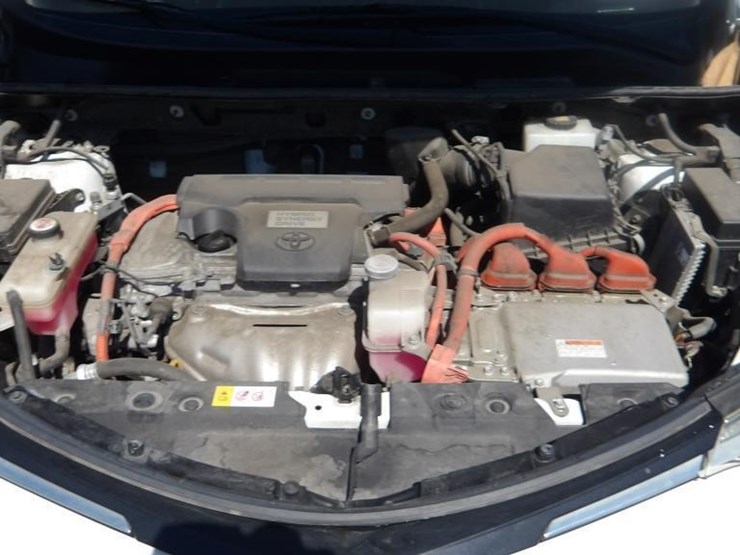2017-toyota-rav4-xle-image-9