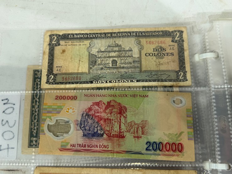 #40307-•-foreign-currency-bank-notes-image-9