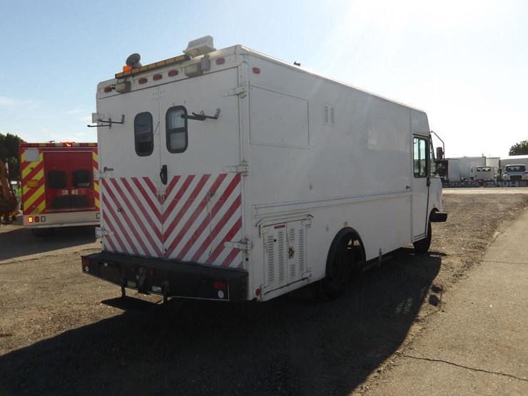 2002-workhorse-p42-image-3