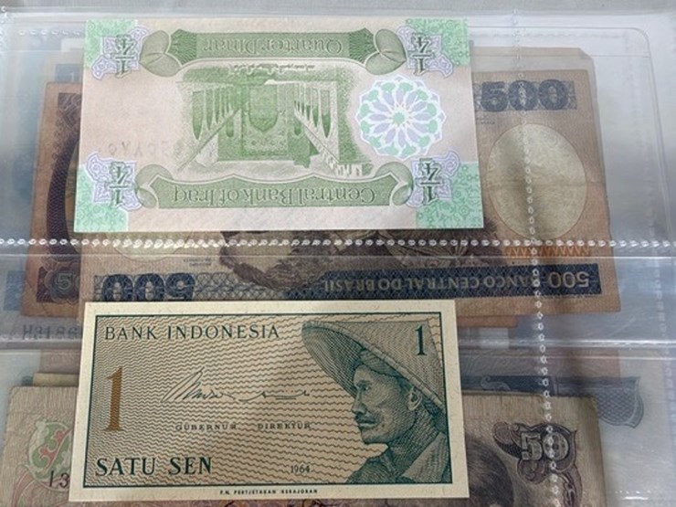 #40310-•-foreign-currency-bank-notes-image-75