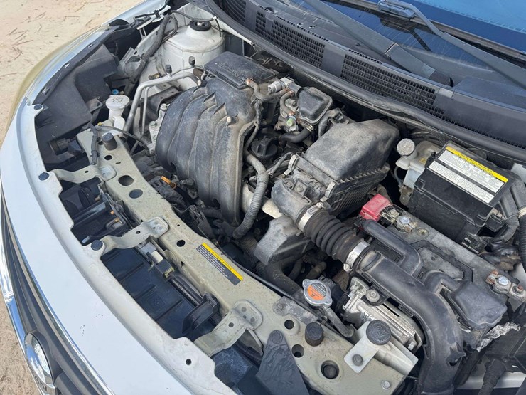 2014-nissan-versa-sv-4dr-sedan---56,707-actual-miles-image-19
