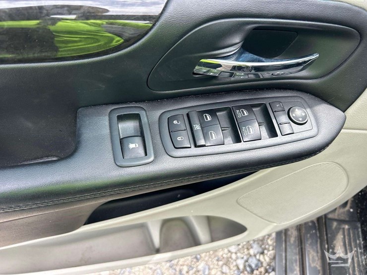 2020-dodge-grand-caravan-image-12