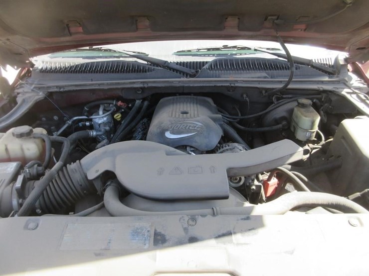 2002-chevrolet-tahoe-image-5