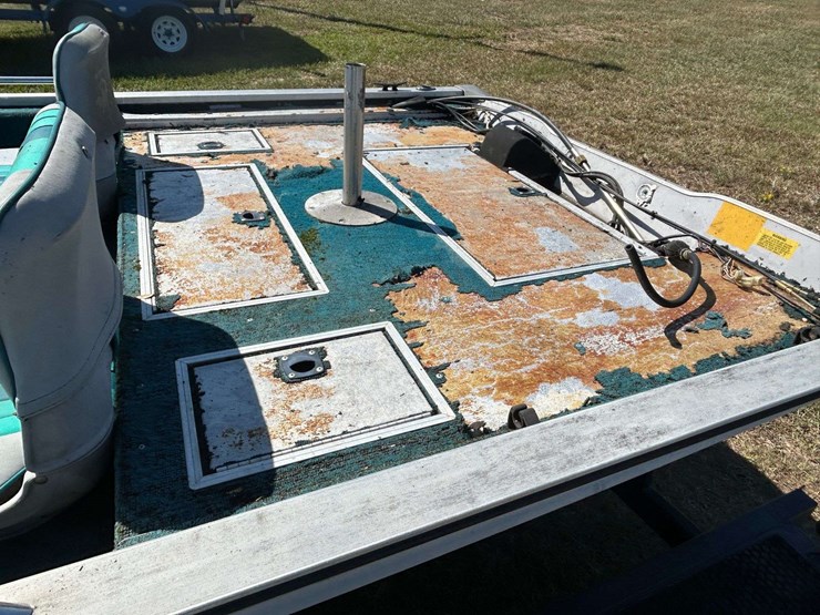 1998-lowe-170-aluminum-bass-boat-w/-trailer-image-14