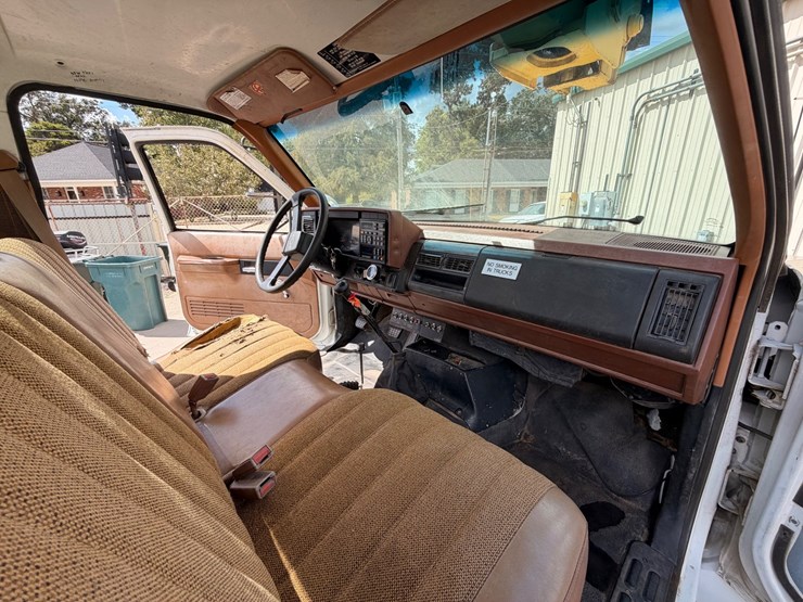 #19-•-1994-kodiak-bucket-truck-image-7