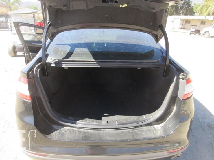 2015-ford-fusion-image-15