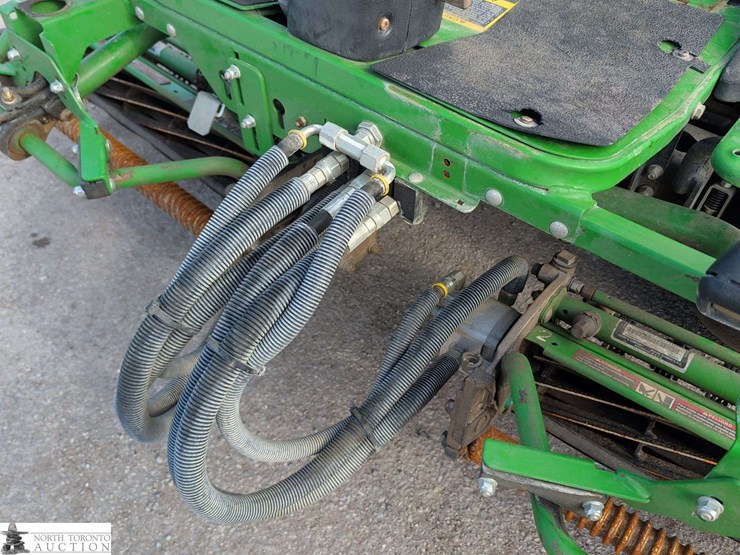 2015-john-deere-2500-image-15