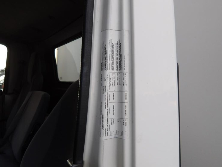 2016-isuzu-npr-image-77