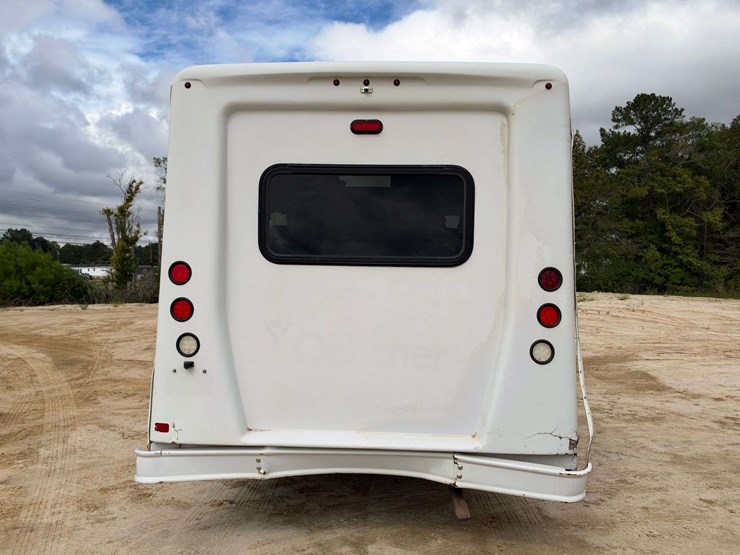 2017-ford-e450-image-6