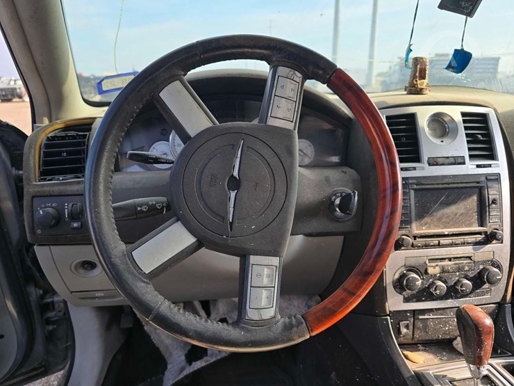 2006-chrysler-300c-image-10