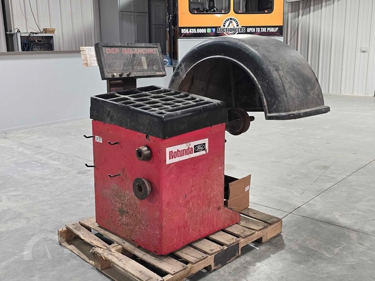 ford-rotunda-dsp9002-wheel-balancing-machine-image-2