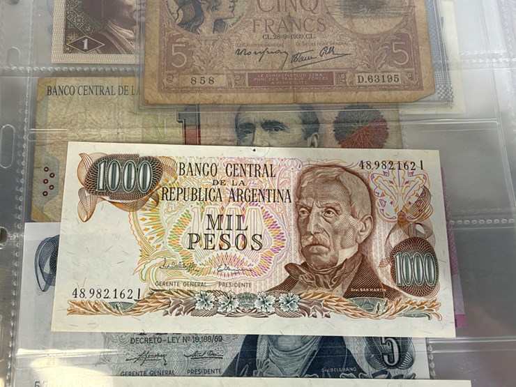 #40307-•-foreign-currency-bank-notes-image-83