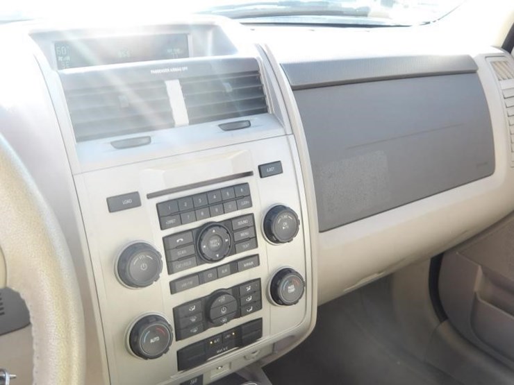 2012-ford-escape-image-18