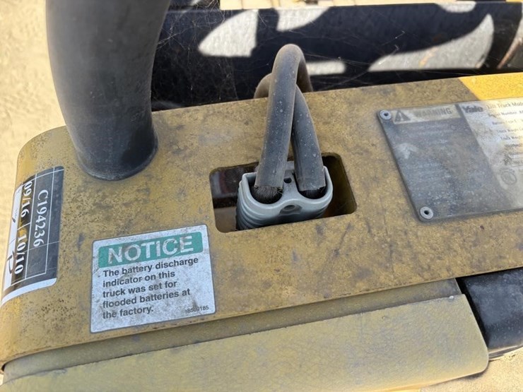 yale-pallet-lift-image-8