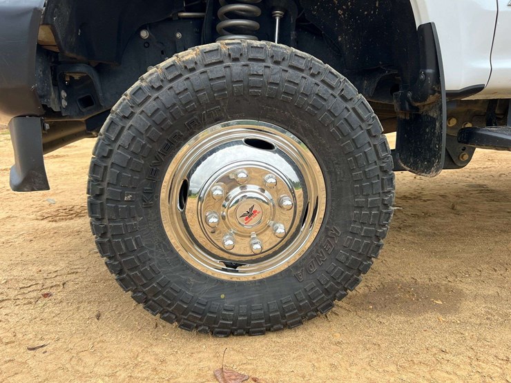 2022-ford-f350-image-37