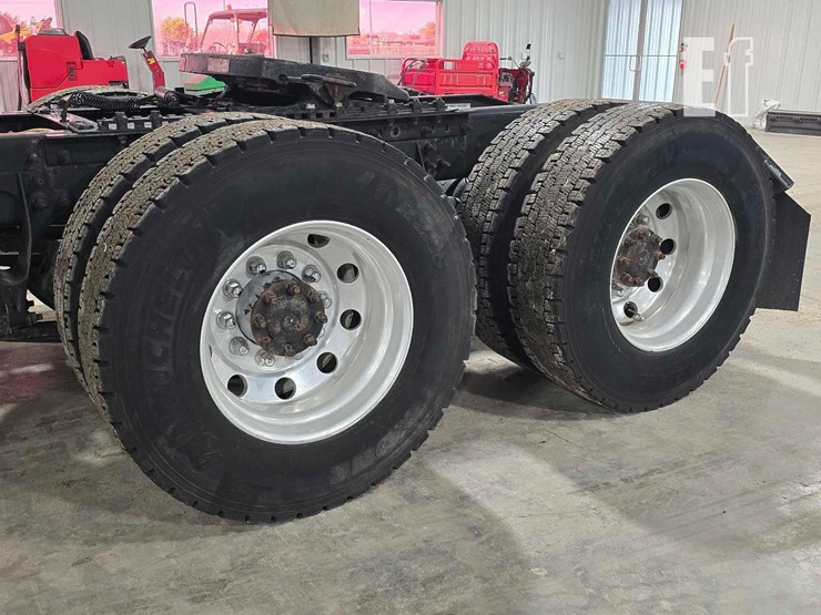 2011-international-prostar-image-28