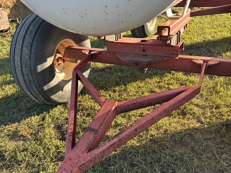 11-20-1450-gallon-nh3-tank,-16.5l---16.1-tires-image-4