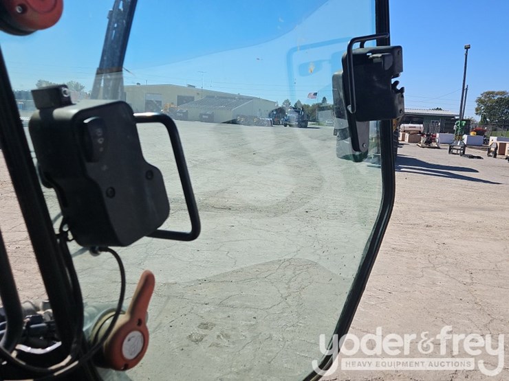 2019-deere-317g-image-26