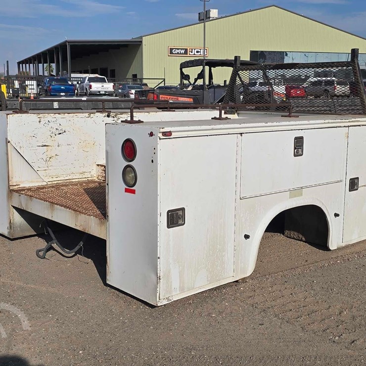 UTILITY SERVICE BED / SERVICE BODY