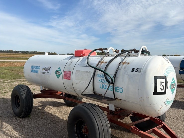 11-14-1450-gallon-nh3-tank,-16.5l---16.1-tires-image-1