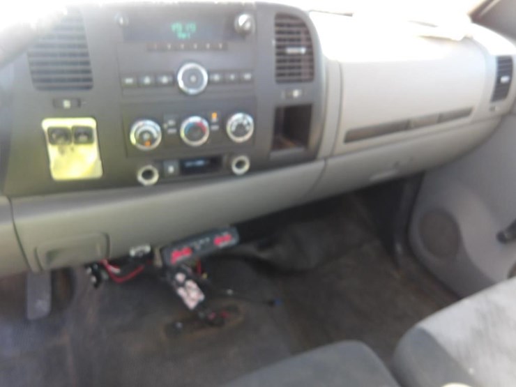 2009-chevrolet-silverado-pickup-truck-image-13