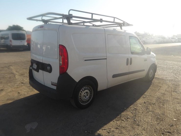 2016-ram-promaster-city-image-4