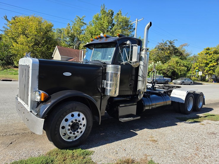 1999-peterbilt-379-image-2