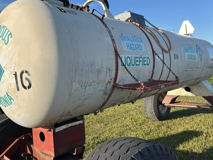 11-6-1450-gallon-nh3-tank,-16.5---22.5-tires-image-6