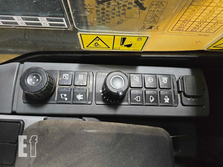 2021-caterpillar-306cr-image-23